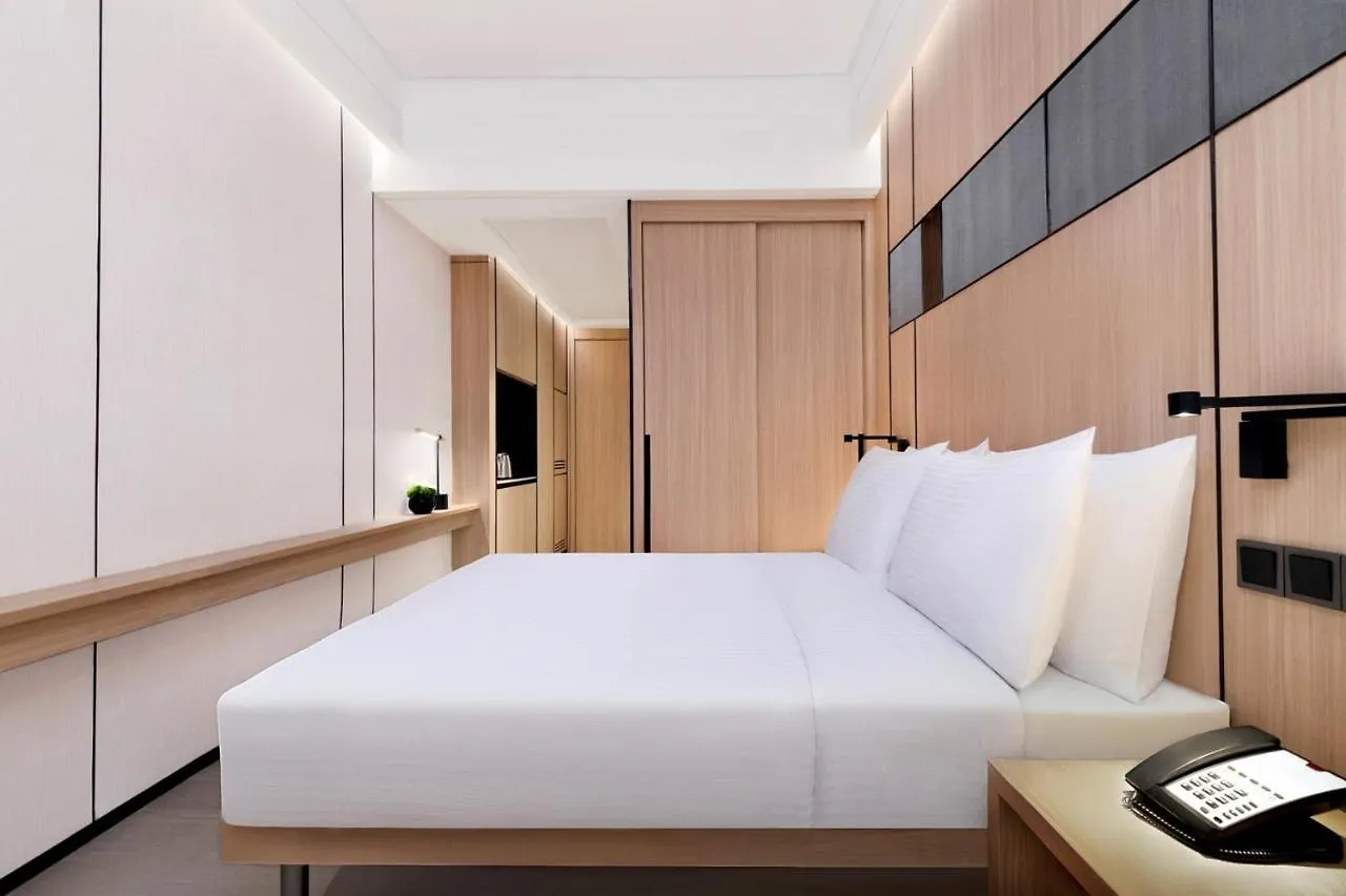 Harbour Plaza Metropolitan Shanghai 4*,